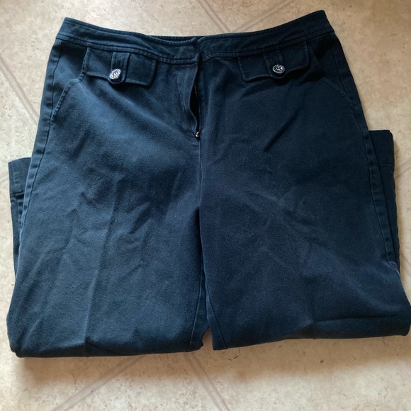 Woman’s pants - Picture 2 of 6